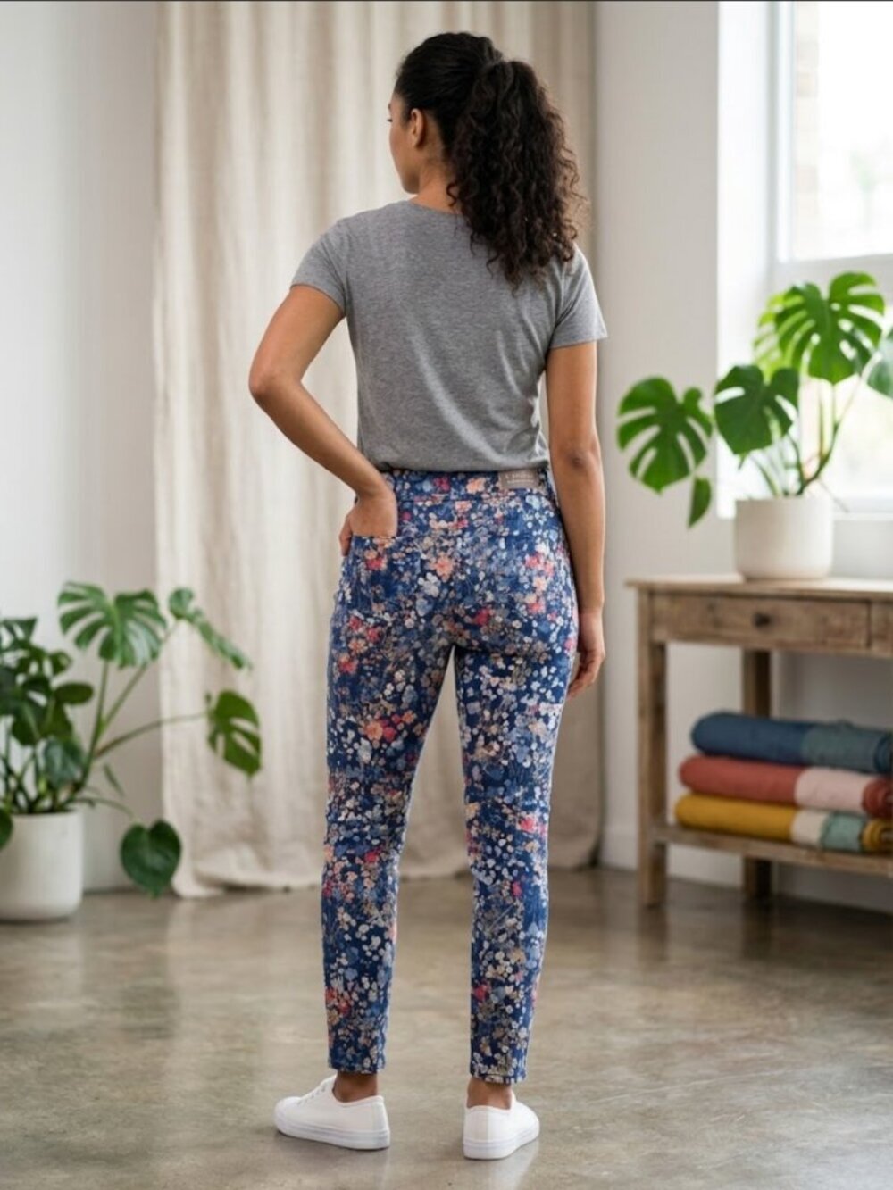 Chico's Navy Blue Floral Print Jeggings Stretch Pull On Pants 12P - Picture 2 of 11